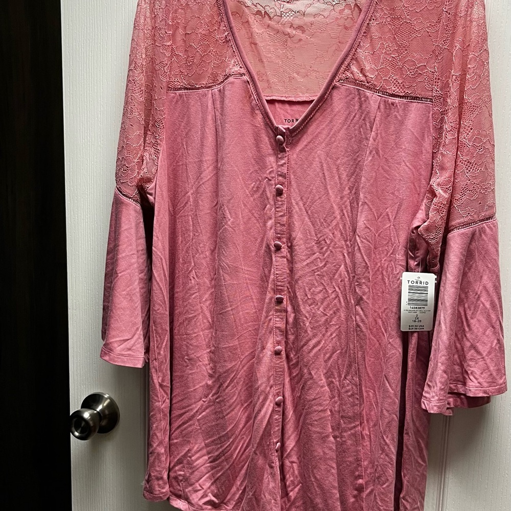 NWT Torrid Pink Lace bell sleeve Top